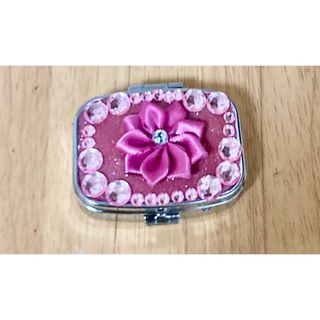 【即購入OK】　ハンドメイド　ピルケース　ピンク　つまみ花(その他)