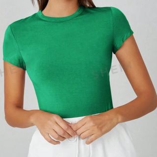 シーイン(SHEIN)のsheinTシャツ　新品　グリーンTシャツ(Tシャツ(半袖/袖なし))