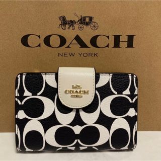 コーチ(COACH)の新品　コーチ　二つ折り財布　モノトーン　シグネチャー　小銭入れ有(財布)
