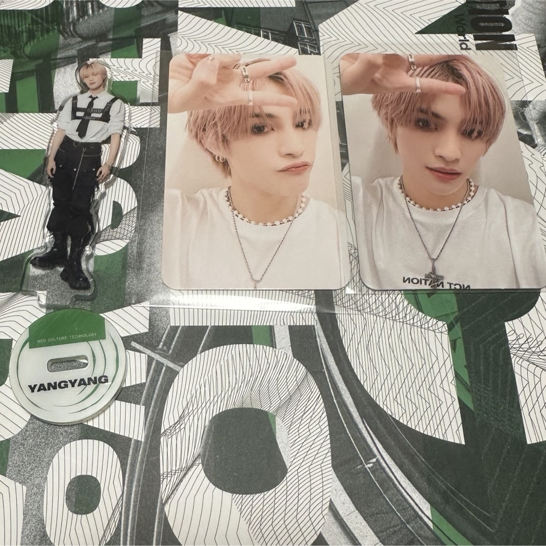 NCT(エヌシーティー)のnct nation ヤンヤン　アクスタ　トレカ エンタメ/ホビーのCD(K-POP/アジア)の商品写真