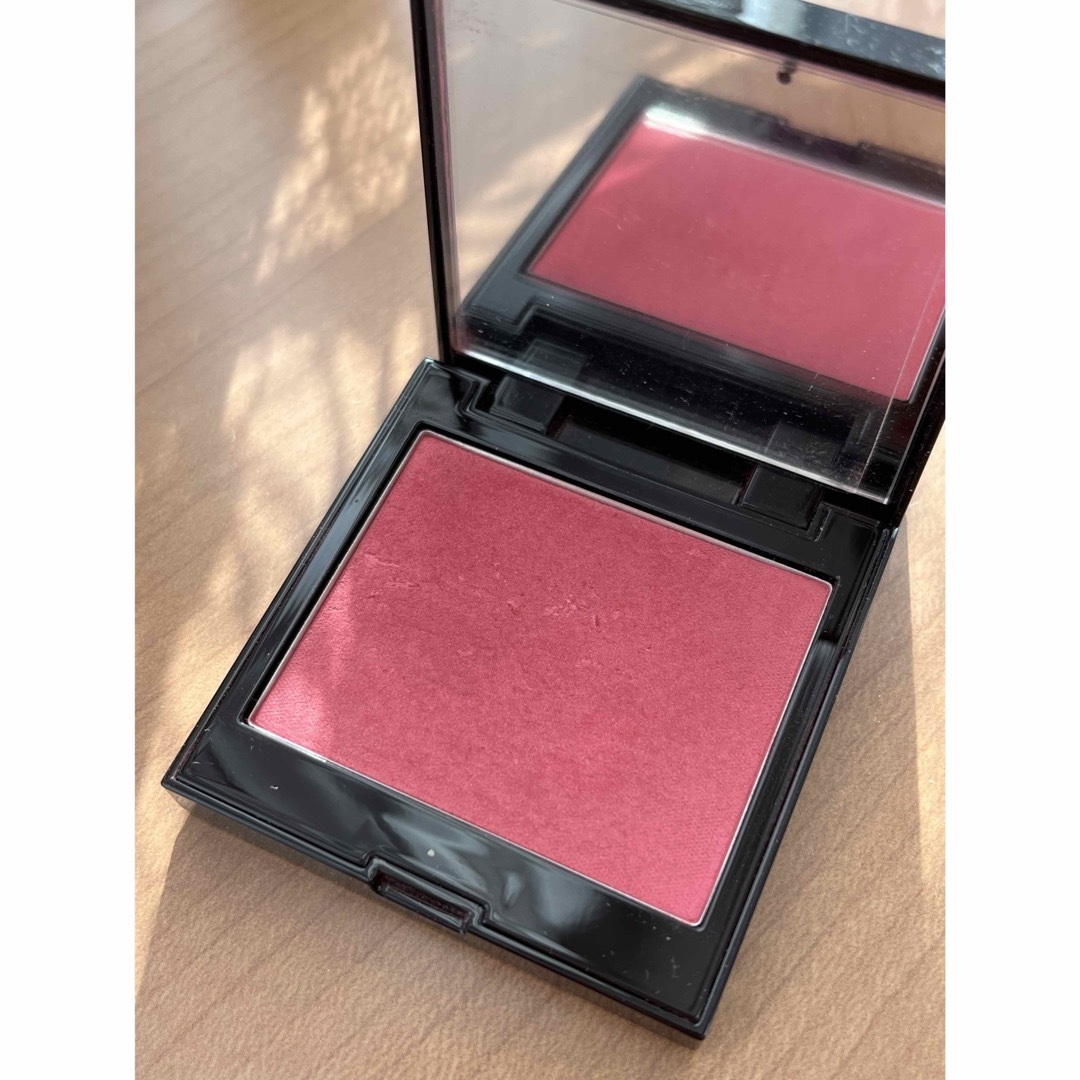 laura mercier(ローラメルシエ)のローラメルシエ ブラッシュカラーインフュージョン03 コスメ/美容のベースメイク/化粧品(チーク)の商品写真