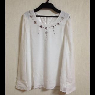 ムルーア(MURUA)のマーメイドビジューノーカラーTOPS(シャツ/ブラウス(長袖/七分))