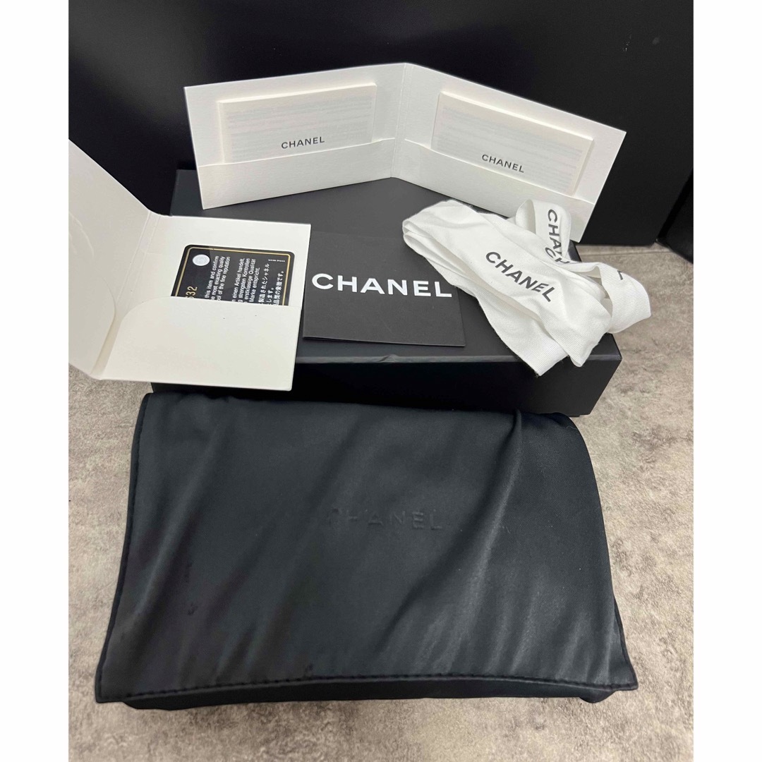 CHANEL(シャネル)のシャネル　キャビアスキン　二つ折り財布　ラウンドファスナー　ギャランティーカード レディースのファッション小物(財布)の商品写真