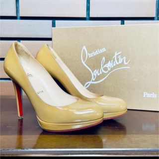 クリスチャンルブタン(Christian Louboutin)のクリスチャンルブタン❤︎パテントレザーパンプス ベージュ23.5㎝(ハイヒール/パンプス)