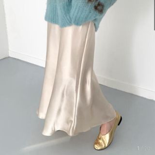 売り切り希望　nugu  satin long flared skirt(ロングスカート)