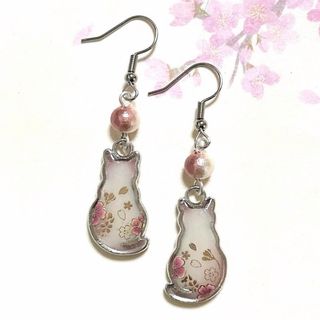 着物 浴衣にも♡和風 和柄 桜お座り猫ピアス イヤリング(ピアス)