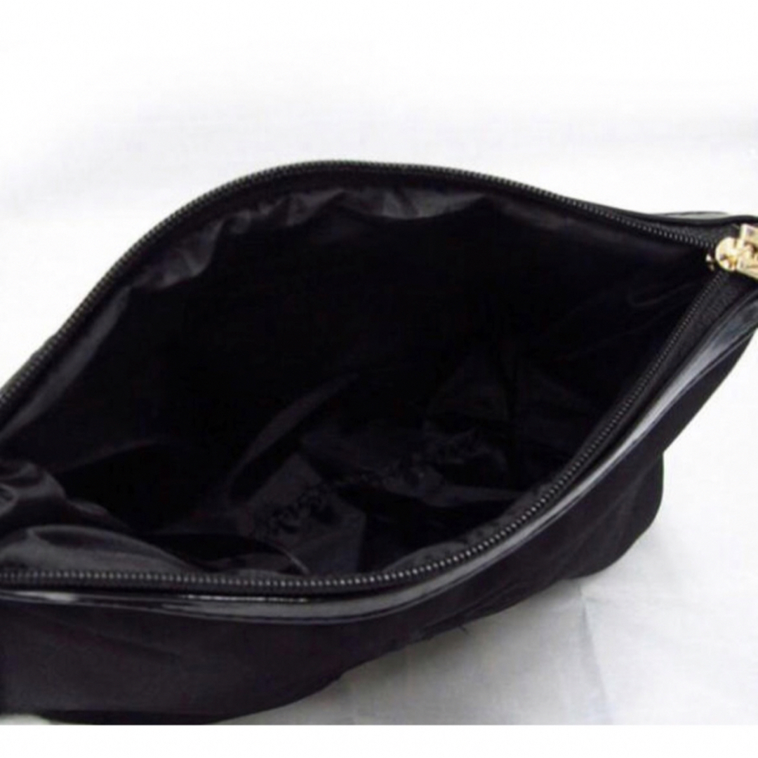 イヴサンローランバッグ ノベルティ ブラック ポーチ  レディースのファッション小物(ポーチ)の商品写真