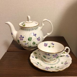 ノリタケ(Noritake)の【値下げ済】ノリタケ　バイオレットドリーム　ティーポットとC&Sセット(食器)