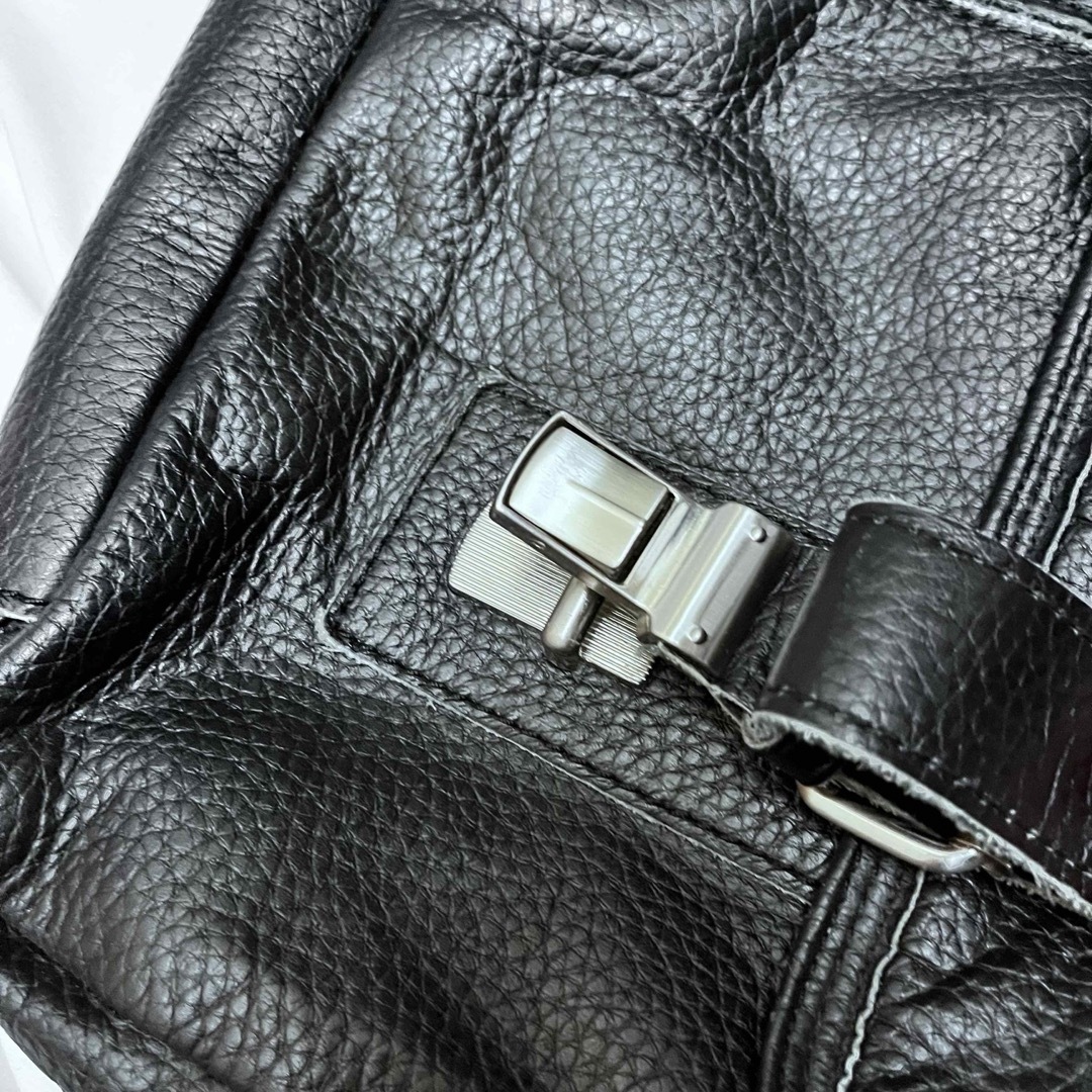 VINTAGE(ヴィンテージ)のvintage real leather messenger bag メンズのバッグ(メッセンジャーバッグ)の商品写真