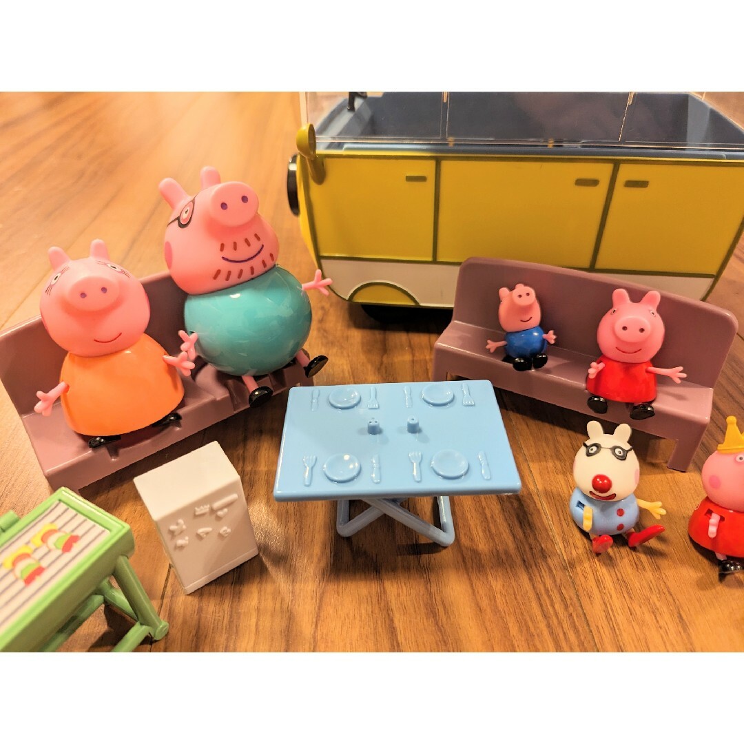 ペッパピッグ Peppa Pig キャンピングカー エンタメ/ホビーのおもちゃ/ぬいぐるみ(キャラクターグッズ)の商品写真