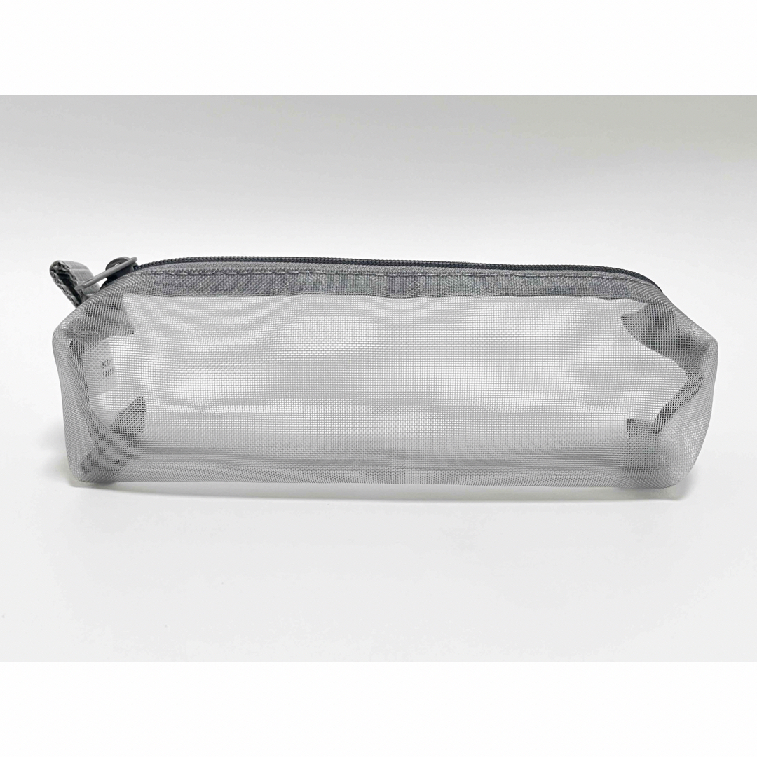 MUJI (無印良品)(ムジルシリョウヒン)のナイロンメッシュペンケース・スクエア約幅18.5×高さ4×マチ5cm・グレー インテリア/住まい/日用品の文房具(ペンケース/筆箱)の商品写真