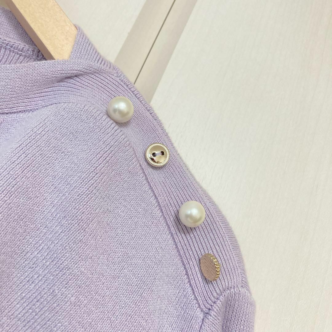 新品タグ付　PROPORTION  長袖ニット　パープル　紫　ビジューパール レディースのトップス(ニット/セーター)の商品写真