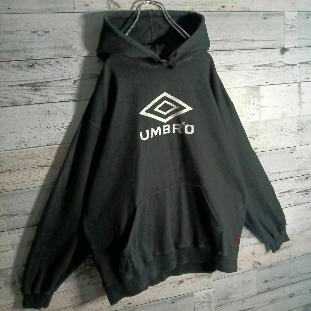 UMBRO(アンブロ)の【即完売品】アンブロ☆センター刺繍ロゴ入りパーカー 袖ロゴ 太アーム 定番 人気 メンズのトップス(パーカー)の商品写真