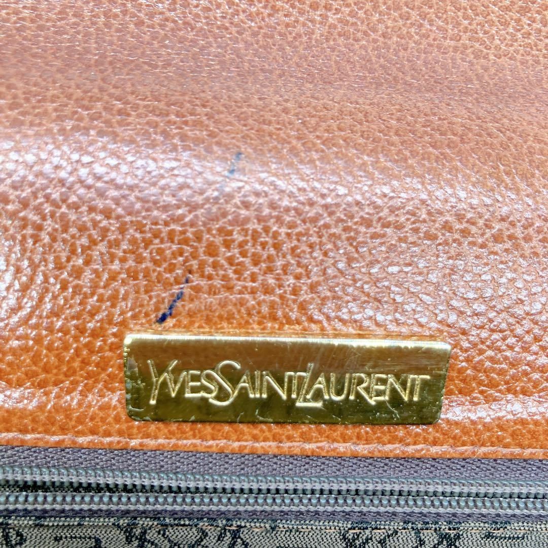 Yves Saint Laurent(イヴサンローラン)の✨良品✨イヴサンローラン クラッチバッグ フラップ 金具　レザー　ブラウン メンズのバッグ(セカンドバッグ/クラッチバッグ)の商品写真