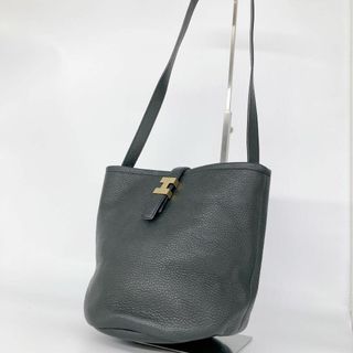 IACUCCI - ✨超美品✨IACUCCI イアクッチ テア ショルダーバッグ　ブラック　金具