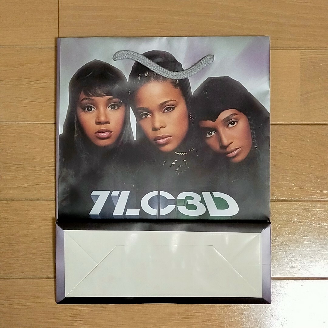 【レア】TLC 3D ショッパー 紙袋 非売品 エンタメ/ホビーのタレントグッズ(ミュージシャン)の商品写真