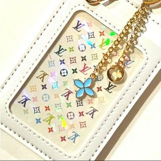 ルイヴィトン(LOUIS VUITTON)の希少✨LOUIS VUITTON✨モノグラムマルチ １枚 新品パスケース　33(パスケース/IDカードホルダー)