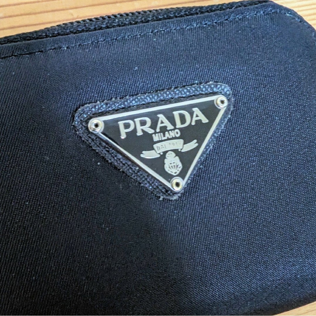 PRADA(プラダ)のPRADA プラダ コインケース ミニウォレット 三角ロゴ ラウンドファスナー レディースのファッション小物(コインケース)の商品写真