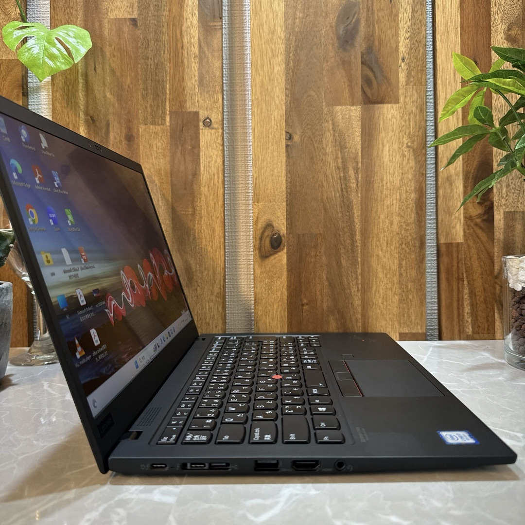 Lenovo(レノボ)のThinkpad X1 Carbon☘️i7第8世代☘️SSD512GB スマホ/家電/カメラのPC/タブレット(ノートPC)の商品写真