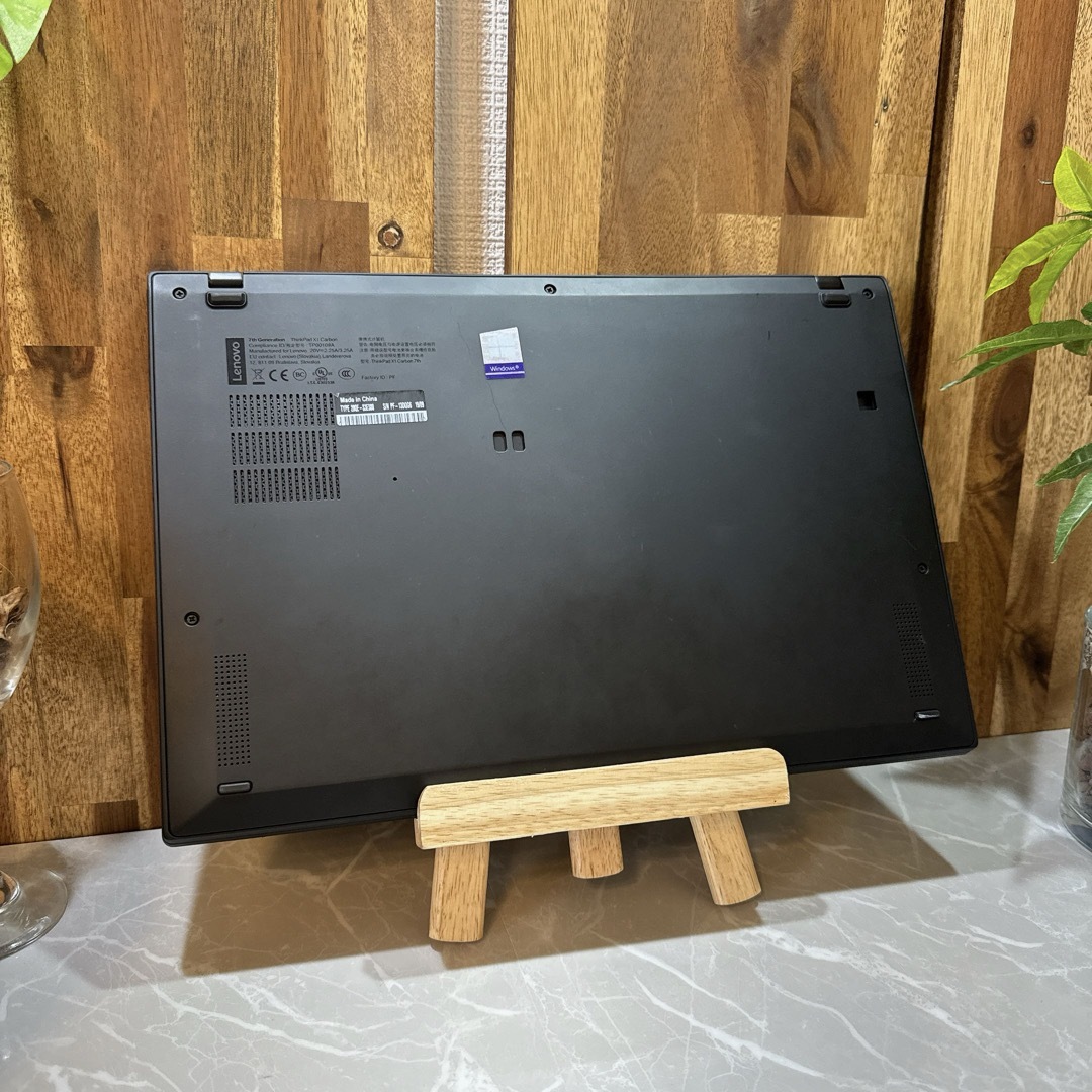 Lenovo(レノボ)のThinkpad X1 Carbon☘️i7第8世代☘️SSD512GB スマホ/家電/カメラのPC/タブレット(ノートPC)の商品写真