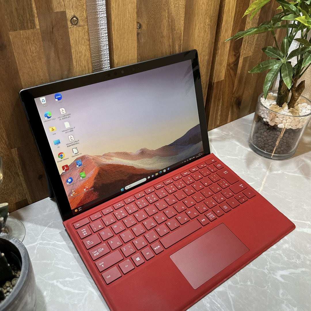 Microsoft(マイクロソフト)の【美品】Surface Pro 7 ブラック☘️メモ8GB☘️i5第10世代☘️ スマホ/家電/カメラのPC/タブレット(ノートPC)の商品写真