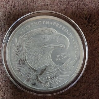 アメリカ「イーグル(力、自由、誇り)」1オンス純銀メダル(貨幣)