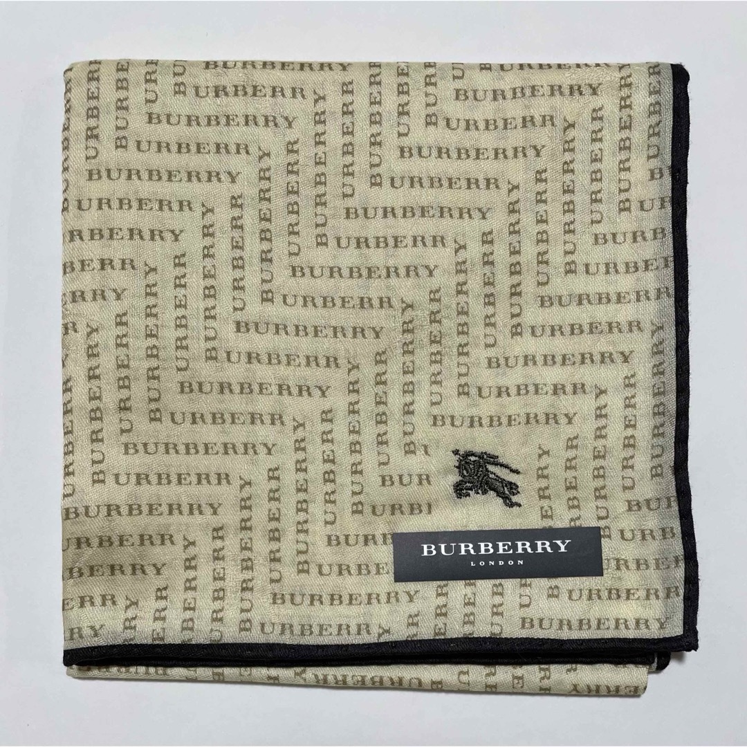 BURBERRY(バーバリー)のバーバリー⭐️レア柄⭐️透かし模様入り⭐️ロゴデザイン⭐️大判ハンカチ メンズのファッション小物(ハンカチ/ポケットチーフ)の商品写真