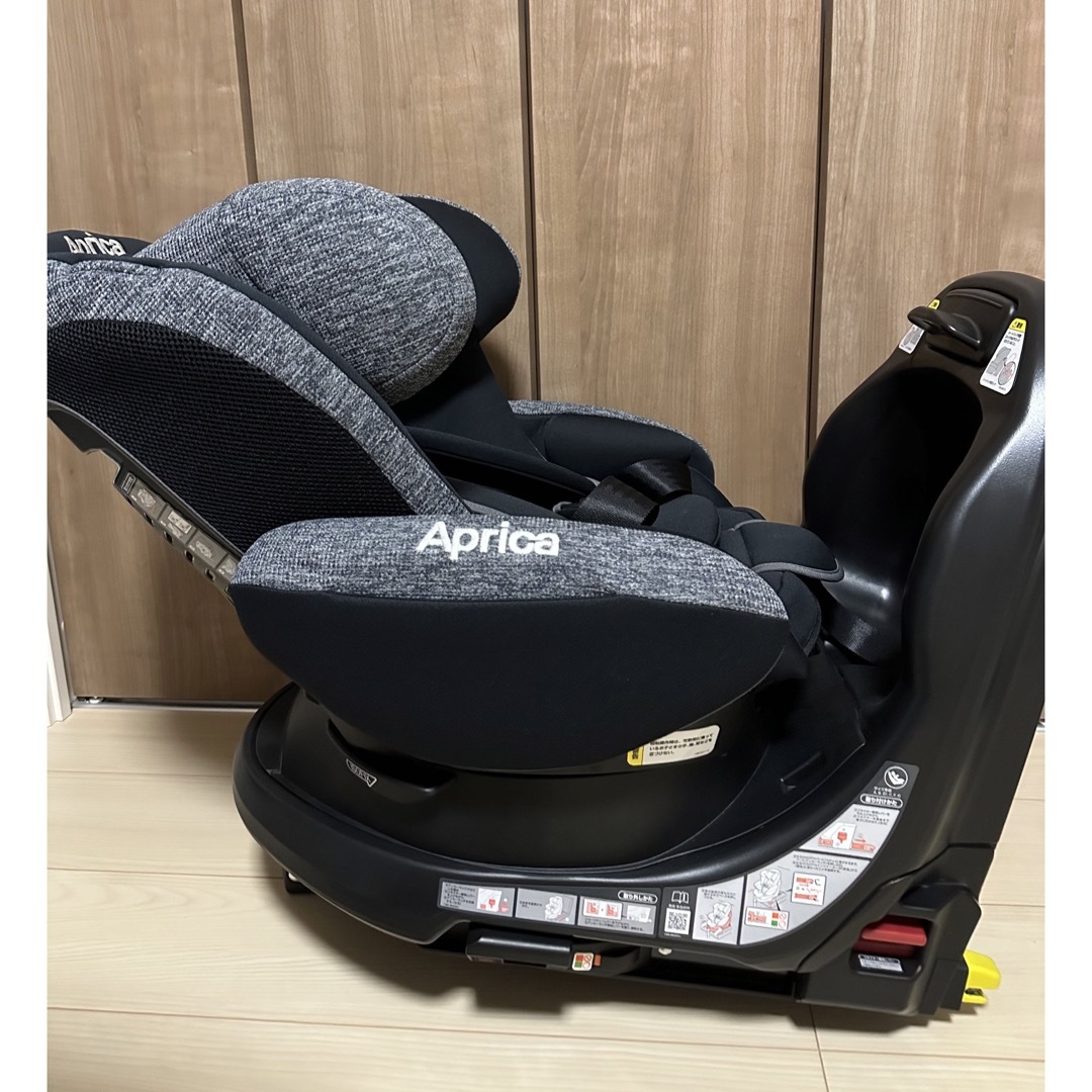 Aprica(アップリカ)の【saika様専用】アップリカ　フラディアグロウ　ISOFIX チャイルドシート キッズ/ベビー/マタニティの外出/移動用品(自動車用チャイルドシート本体)の商品写真