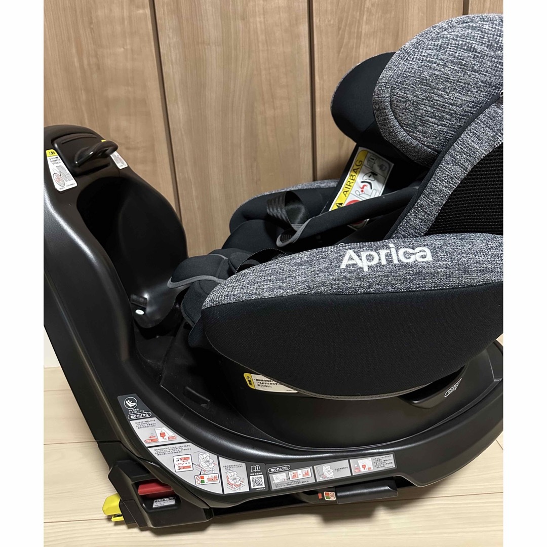 Aprica(アップリカ)の【saika様専用】アップリカ　フラディアグロウ　ISOFIX チャイルドシート キッズ/ベビー/マタニティの外出/移動用品(自動車用チャイルドシート本体)の商品写真