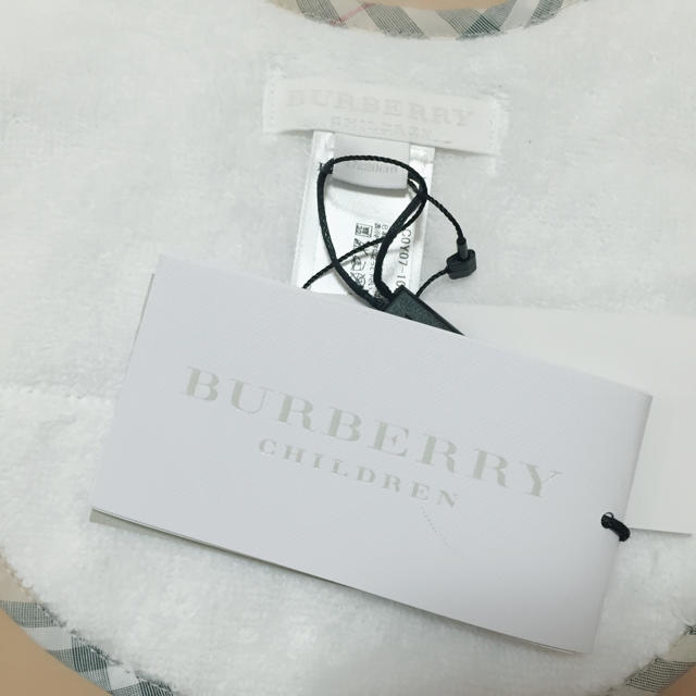 BURBERRY(バーバリー)のスタイ キッズ/ベビー/マタニティのこども用ファッション小物(ベビースタイ/よだれかけ)の商品写真