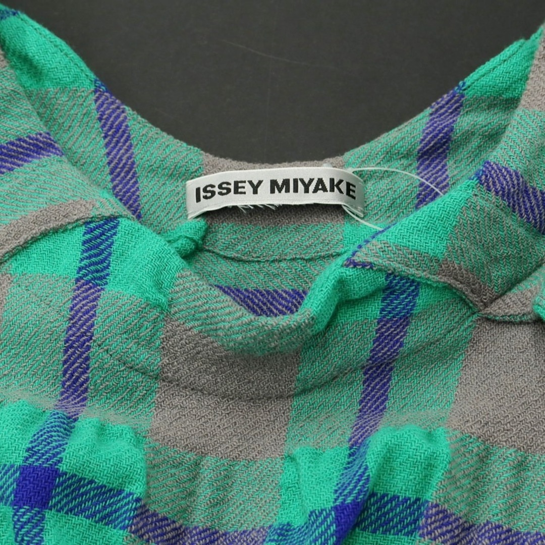 ISSEY MIYAKE(イッセイミヤケ)の【中古】イッセイミヤケ ISSEY MIYAKE 2023年秋冬 ウール チェック ワンピース グリーンxグレー【サイズ表記なし（Ｌ位）】【レディース】 レディースのワンピース(ひざ丈ワンピース)の商品写真