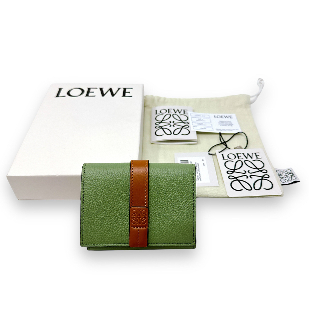 LOEWE(ロエベ)のロエベ 3つ折り財布 トライフォールドウォレット C660TR2X01 グリーン レディースのファッション小物(財布)の商品写真