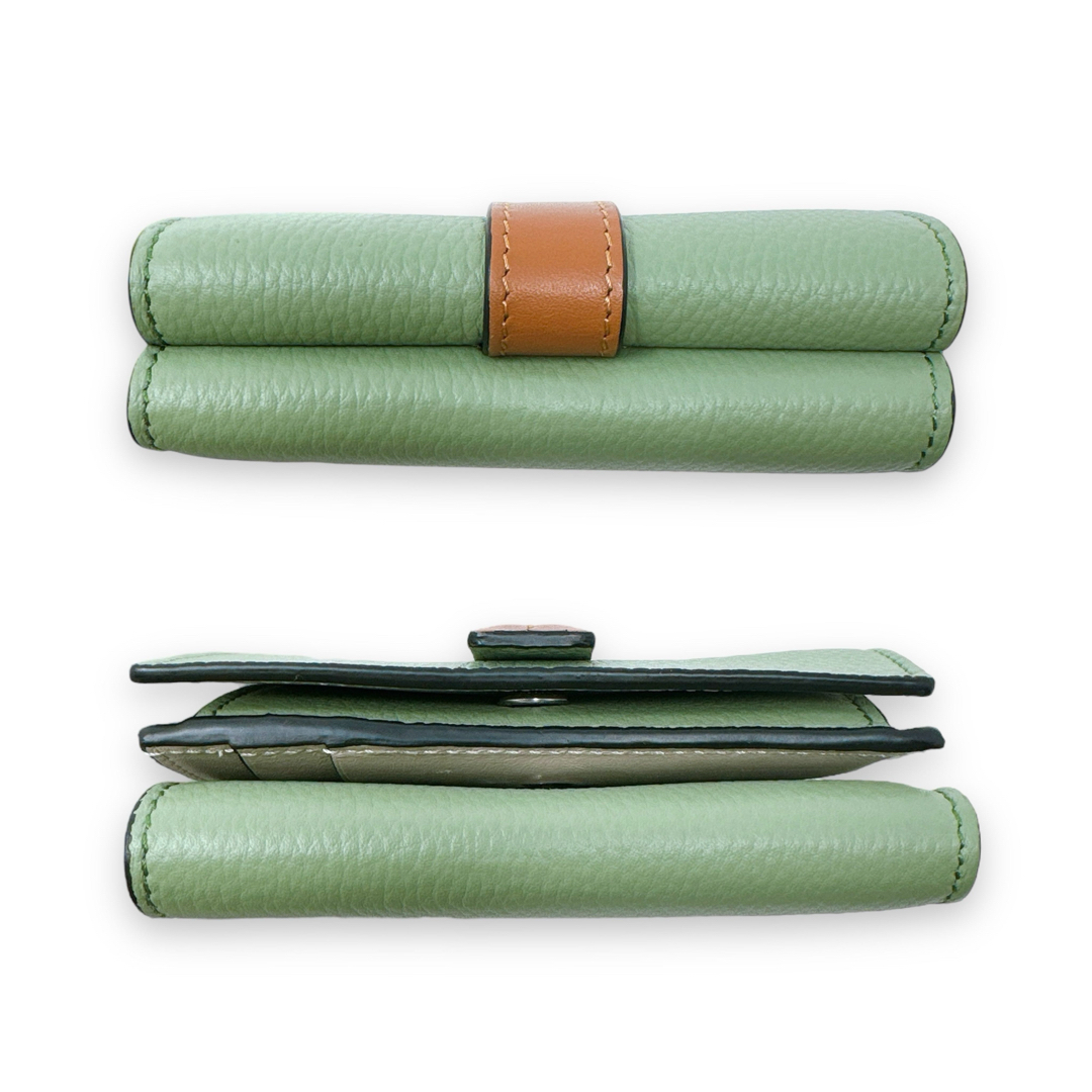 LOEWE(ロエベ)のロエベ 3つ折り財布 トライフォールドウォレット C660TR2X01 グリーン レディースのファッション小物(財布)の商品写真