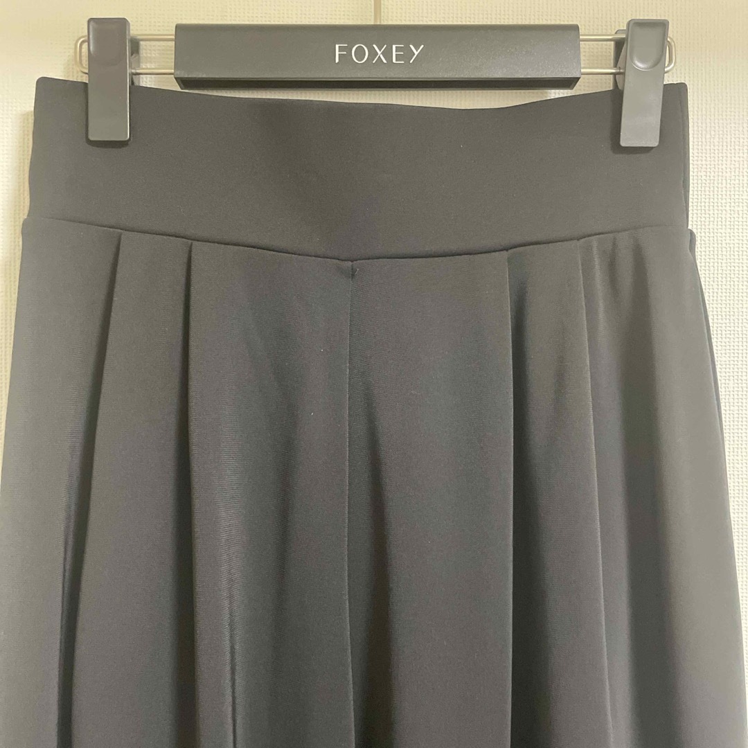 FOXEY(フォクシー)のデイジーリン　キューティーヒップパンツ　38 ワイドパンツ　フォクシー レディースのパンツ(その他)の商品写真