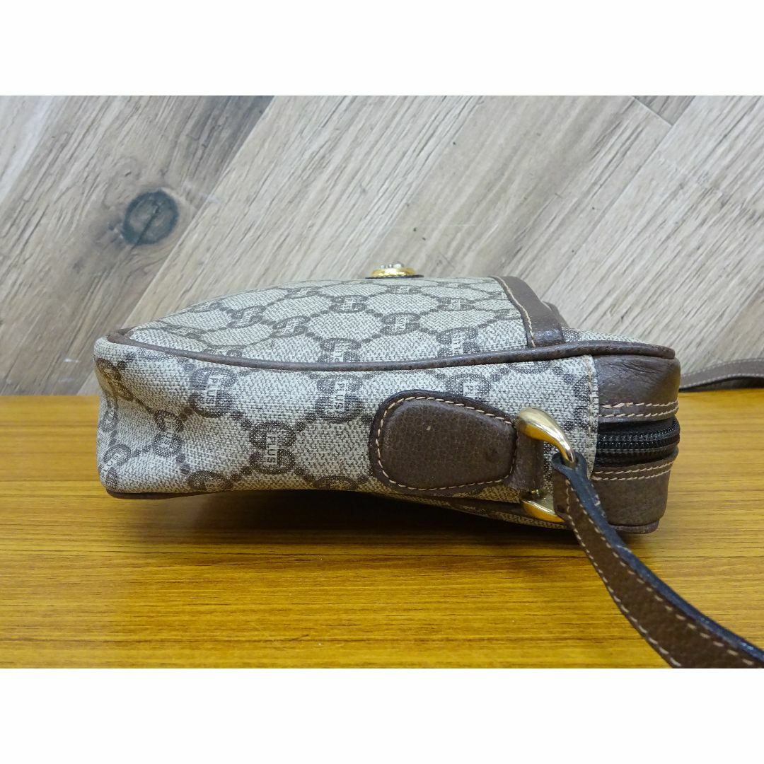 Gucci(グッチ)のK三111/ グッチ GGプラス PVC レザー ショルダーバッグ レディースのバッグ(ショルダーバッグ)の商品写真