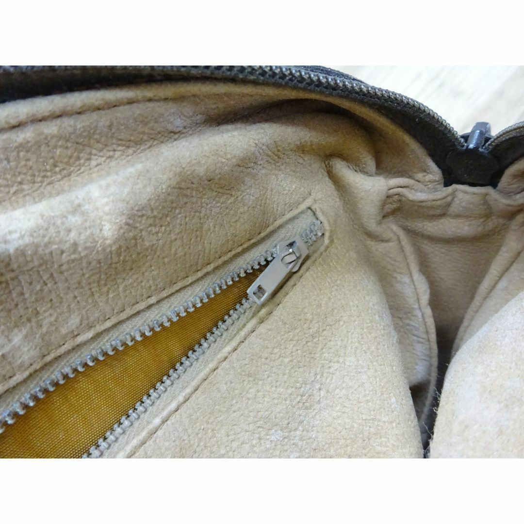 Gucci(グッチ)のK三111/ グッチ GGプラス PVC レザー ショルダーバッグ レディースのバッグ(ショルダーバッグ)の商品写真