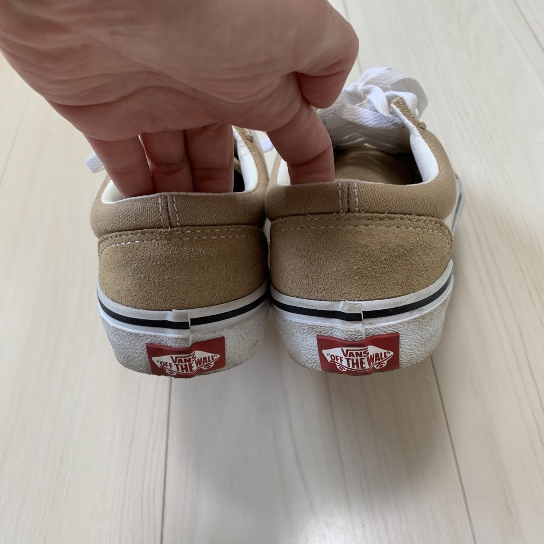 VANS(ヴァンズ)のVANS OLD SKOOLベージュ レディースの靴/シューズ(スニーカー)の商品写真