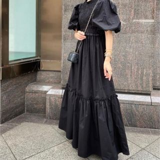 ザラ(ZARA)のZARA ザラ パフスリーブ ポプリン パネル ワンピース 黒　ブラック(ロングワンピース/マキシワンピース)