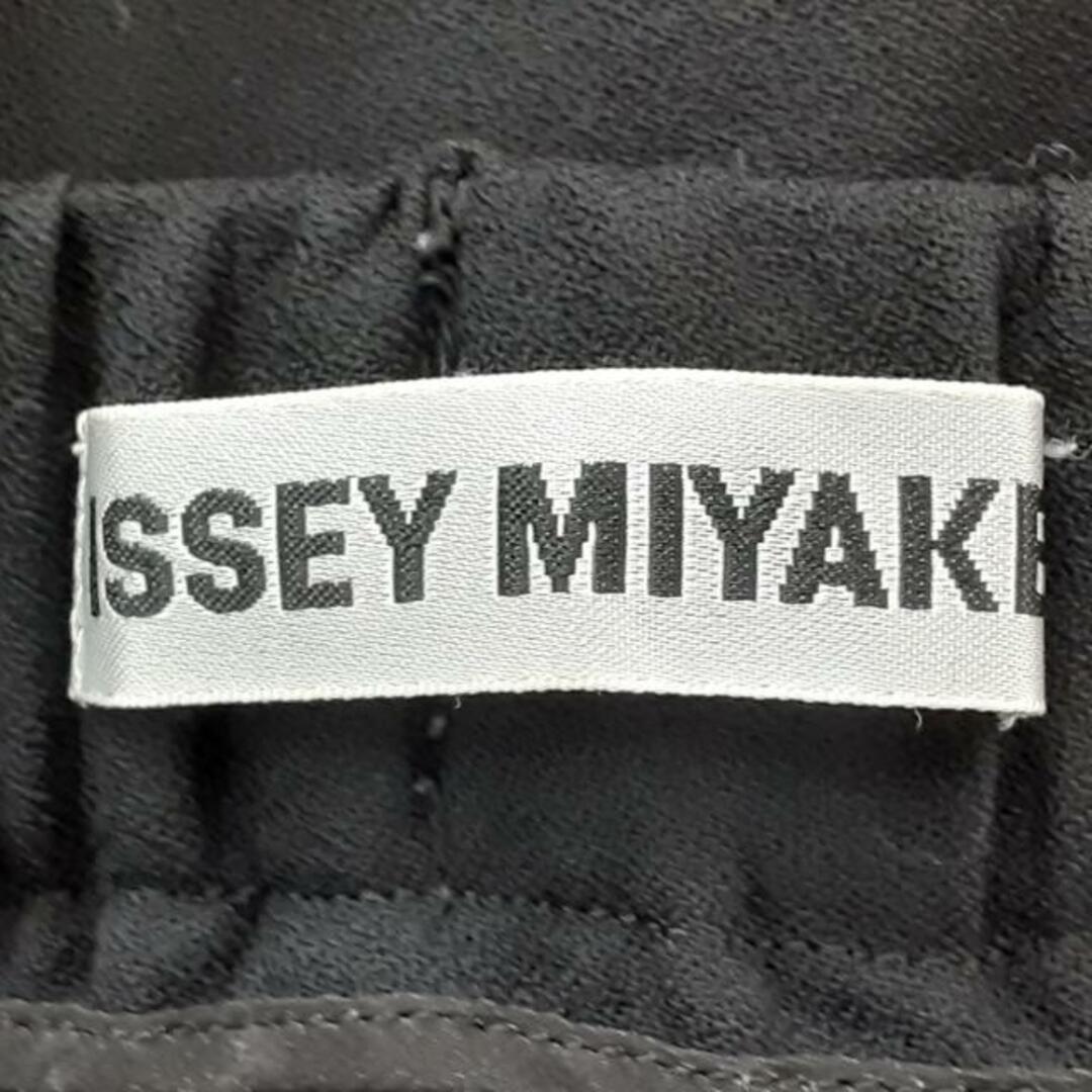 ISSEY MIYAKE(イッセイミヤケ)のISSEYMIYAKE(イッセイミヤケ) パンツ サイズ1 S レディース - 黒 フルレングス レディースのパンツ(その他)の商品写真