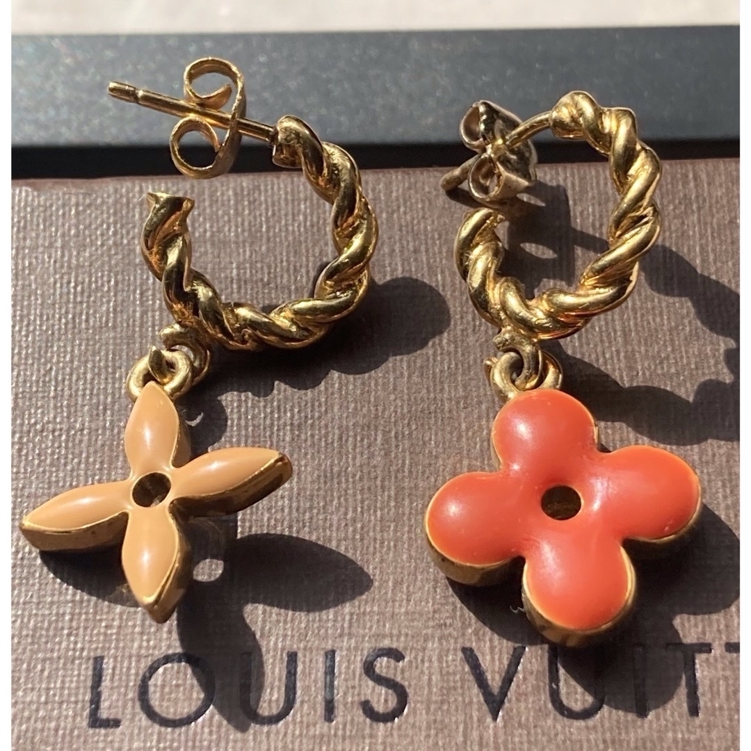 LOUIS VUITTON(ルイヴィトン)のルイビトン両耳ピアス正規品・値下げしました  レディースのアクセサリー(ピアス)の商品写真