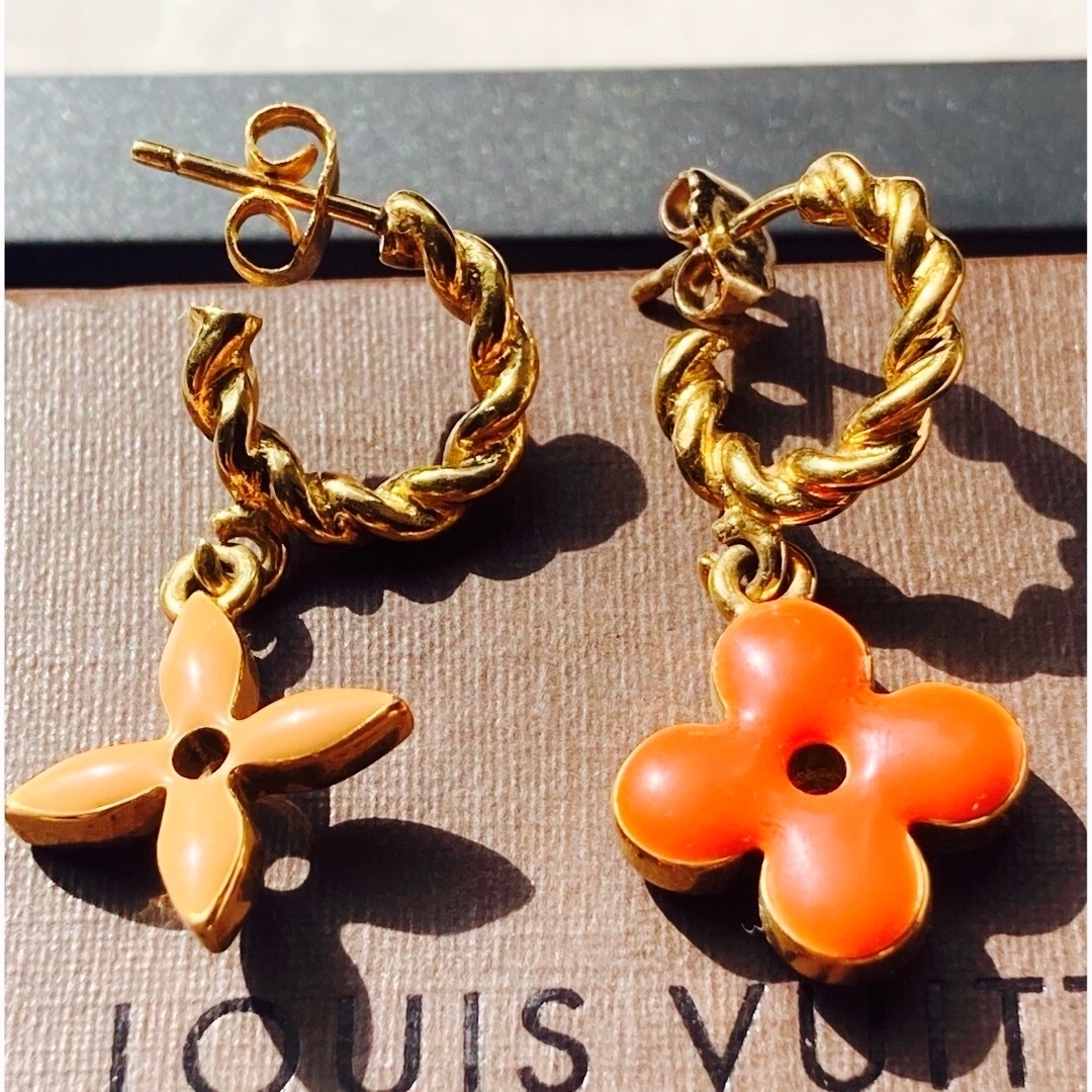 LOUIS VUITTON(ルイヴィトン)のルイビトン両耳ピアス正規品・値下げしました  レディースのアクセサリー(ピアス)の商品写真