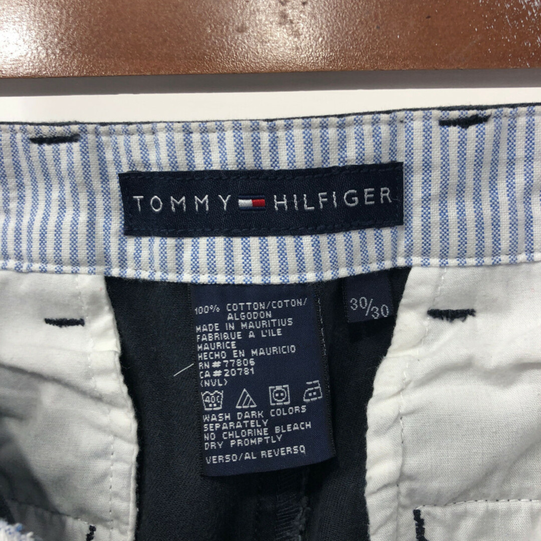 TOMMY HILFIGER(トミーヒルフィガー)のTOMMY HILFIGER トミーヒルフィガー 2タック チノパンツ ブラック (メンズ 30/30) 中古 古着 Q2630 メンズのパンツ(その他)の商品写真