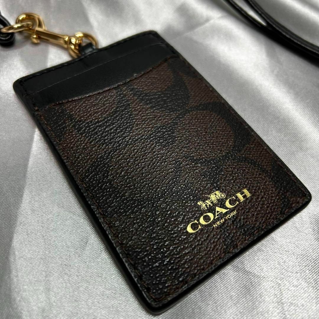 COACH(コーチ)の【美品】コーチ COACH ID パスケース シグネチャー ブラウン ブラック レディースのファッション小物(名刺入れ/定期入れ)の商品写真