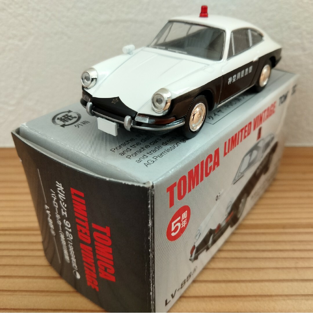 Tommy Tech(トミーテック)のトミカリミテッドヴィンテージ ポルシェ 912 パトロールカー 神奈川県警察 箱 エンタメ/ホビーのおもちゃ/ぬいぐるみ(ミニカー)の商品写真