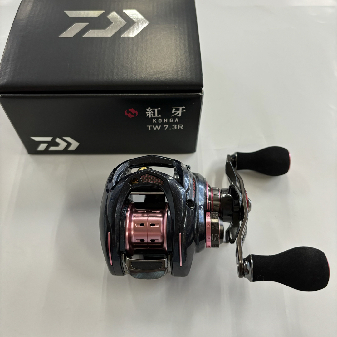 DAIWA(ダイワ)のダイワ 17紅牙 TW7.3R スポーツ/アウトドアのフィッシング(リール)の商品写真