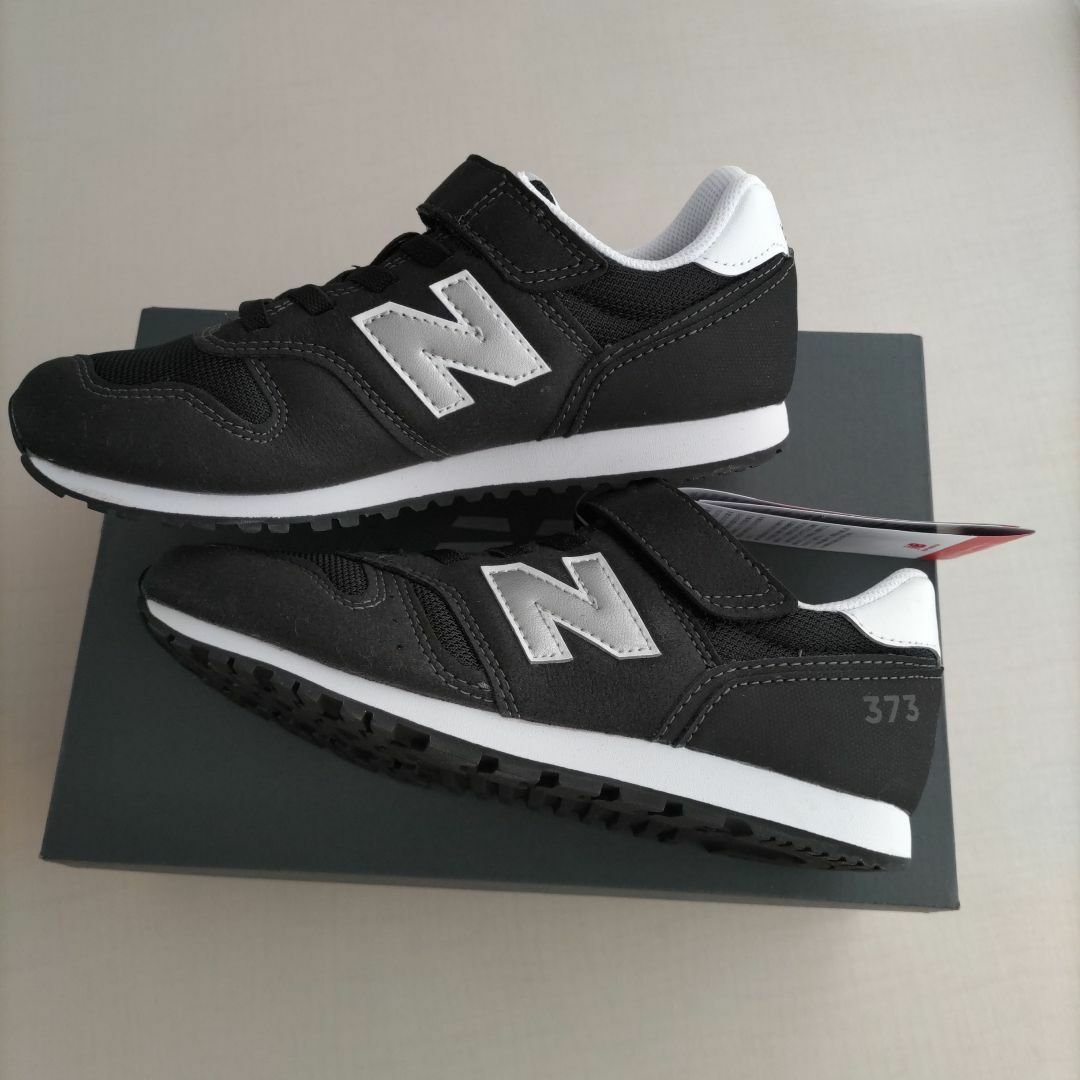 New Balance(ニューバランス)のアウトレット・23cm◆ニューバランス・キッズスニーカー　YV373　黒 キッズ/ベビー/マタニティのキッズ靴/シューズ(15cm~)(スニーカー)の商品写真