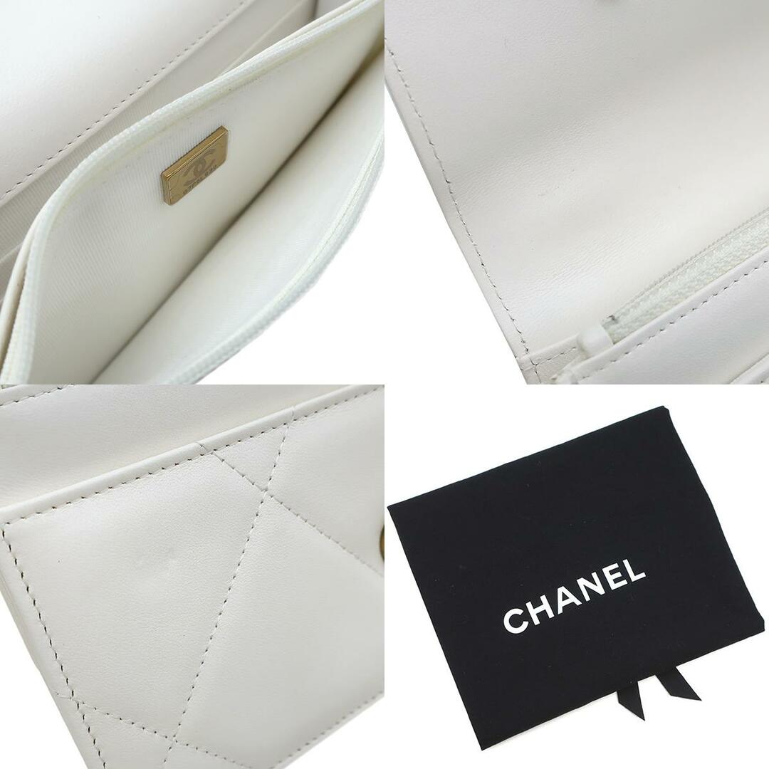 CHANEL(シャネル)のシャネル CHANEL チェーンウォレット CHANEL 19 ラムスキン ホワイト ゴールド金具 白 チェーンショルダー  AP0957 ランダムシリアル 【保存袋】【中古】 レディースのファッション小物(財布)の商品写真