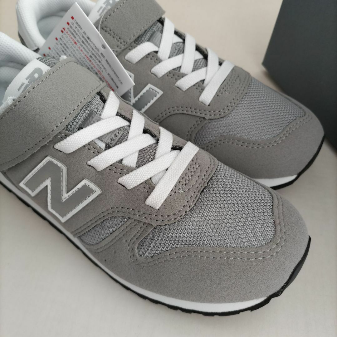 New Balance(ニューバランス)の23cm★ニューバランス・キッズスニーカー　YV373　グレー　ジュニア キッズ/ベビー/マタニティのキッズ靴/シューズ(15cm~)(スニーカー)の商品写真