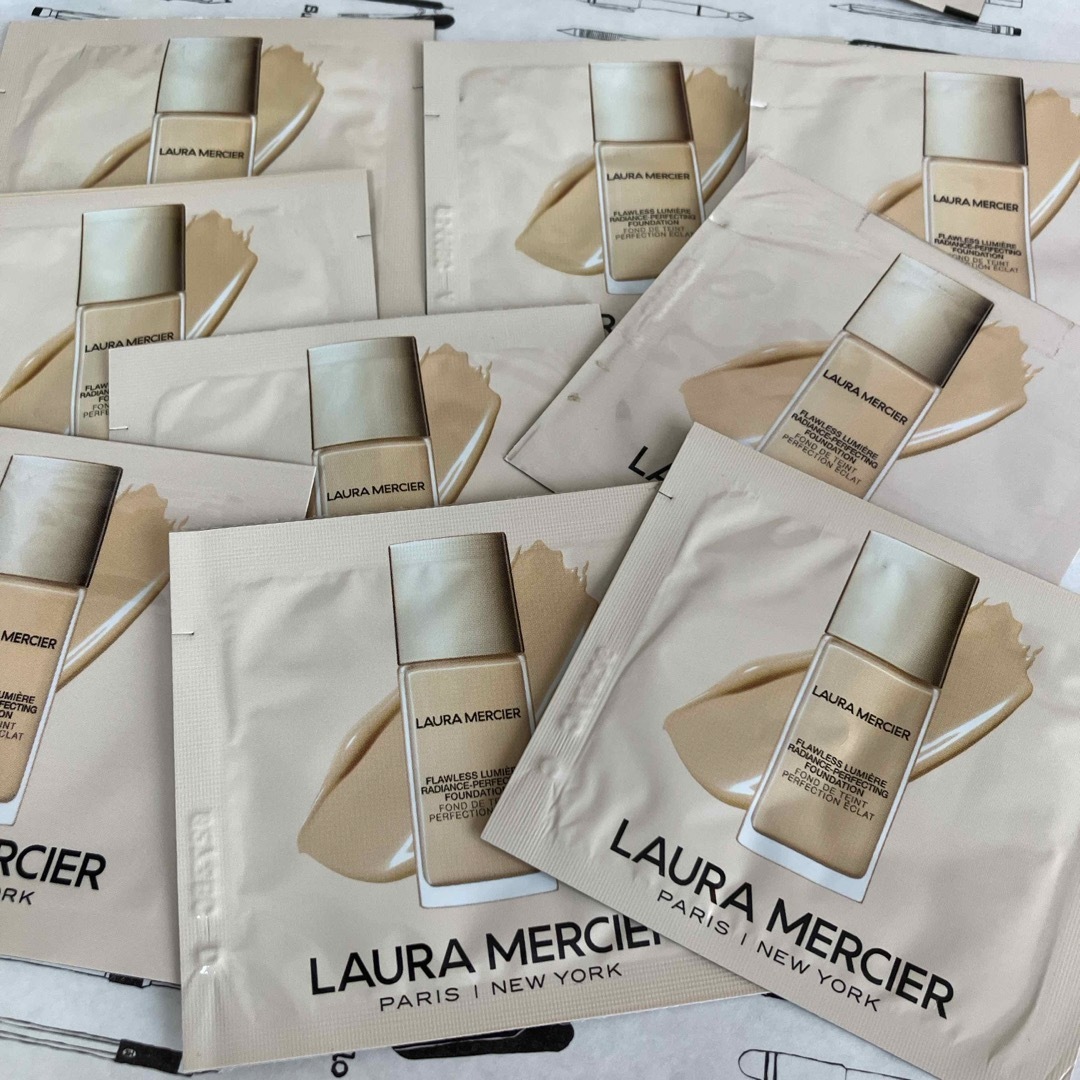 laura mercier(ローラメルシエ)のローラメルシエフローレスルミエールラディアンスパーフェクティングファンデーション コスメ/美容のベースメイク/化粧品(ファンデーション)の商品写真