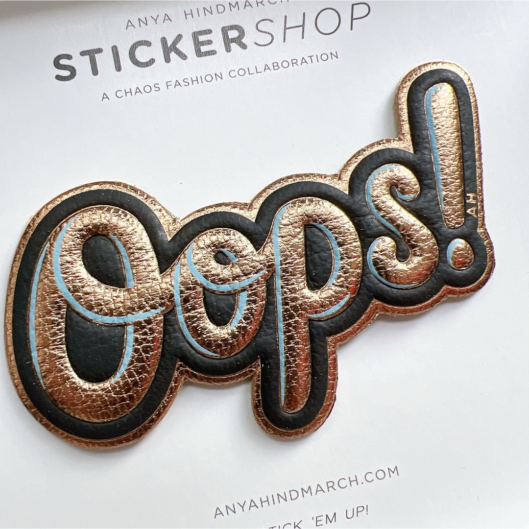 ANYA HINDMARCH(アニヤハインドマーチ)の【新品未使用】Anya Hindmarch 「Oops!」ステッカー レディースのファッション小物(その他)の商品写真